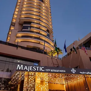 מלון Majestic Retreat
