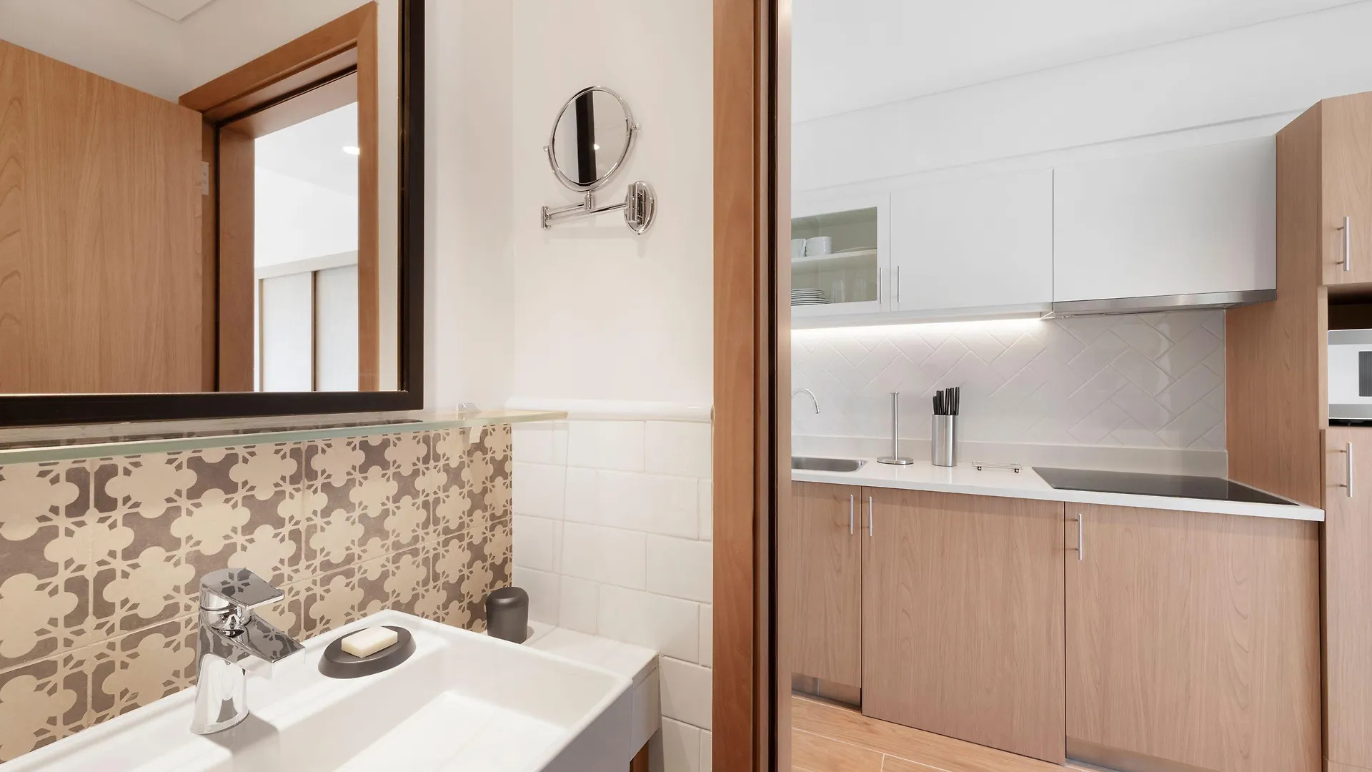 ****  Aparthotel Adagio Dubai Deira United Arab Emirates