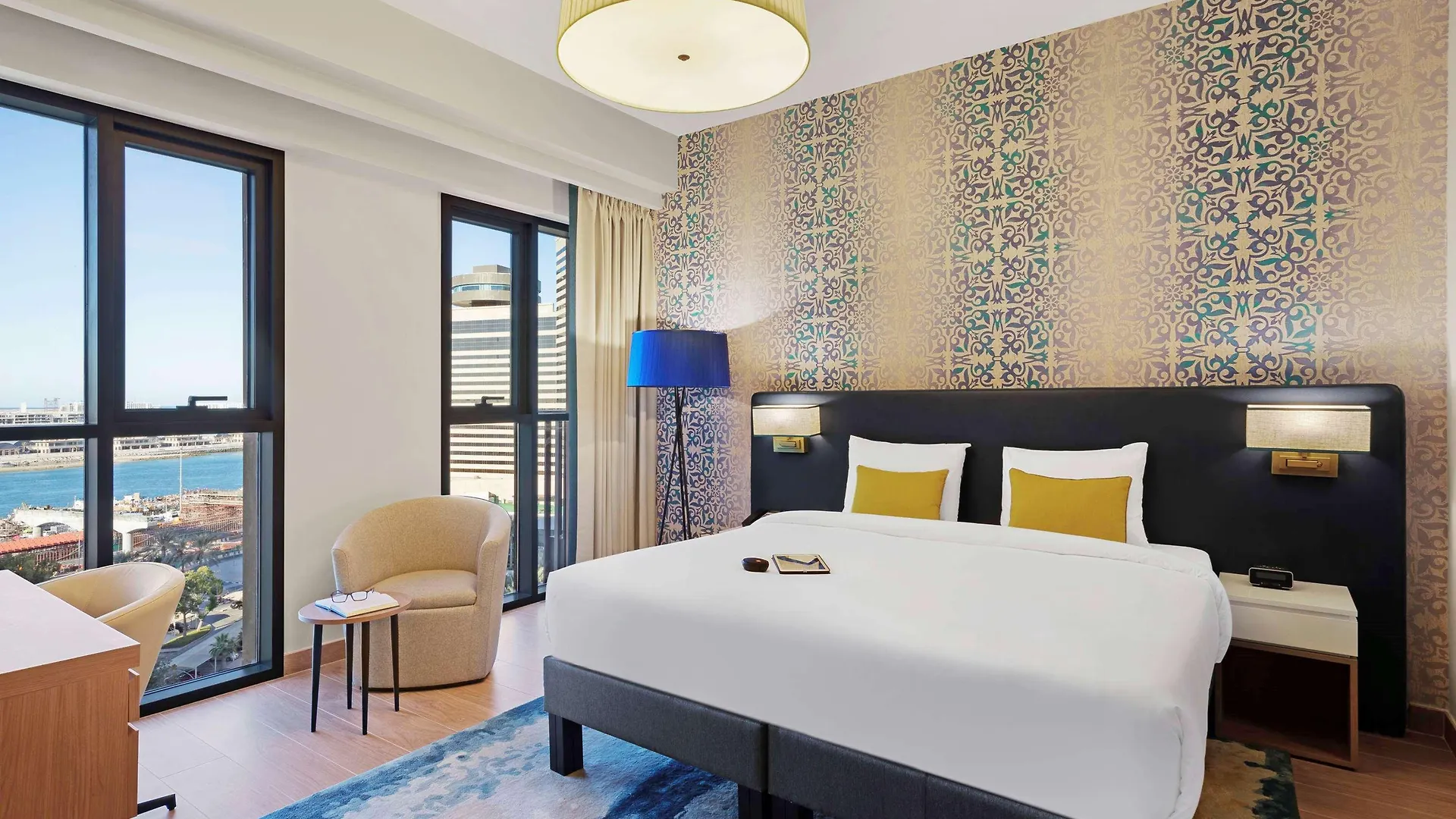 Aparthotel Adagio Dubai Deira 4*,